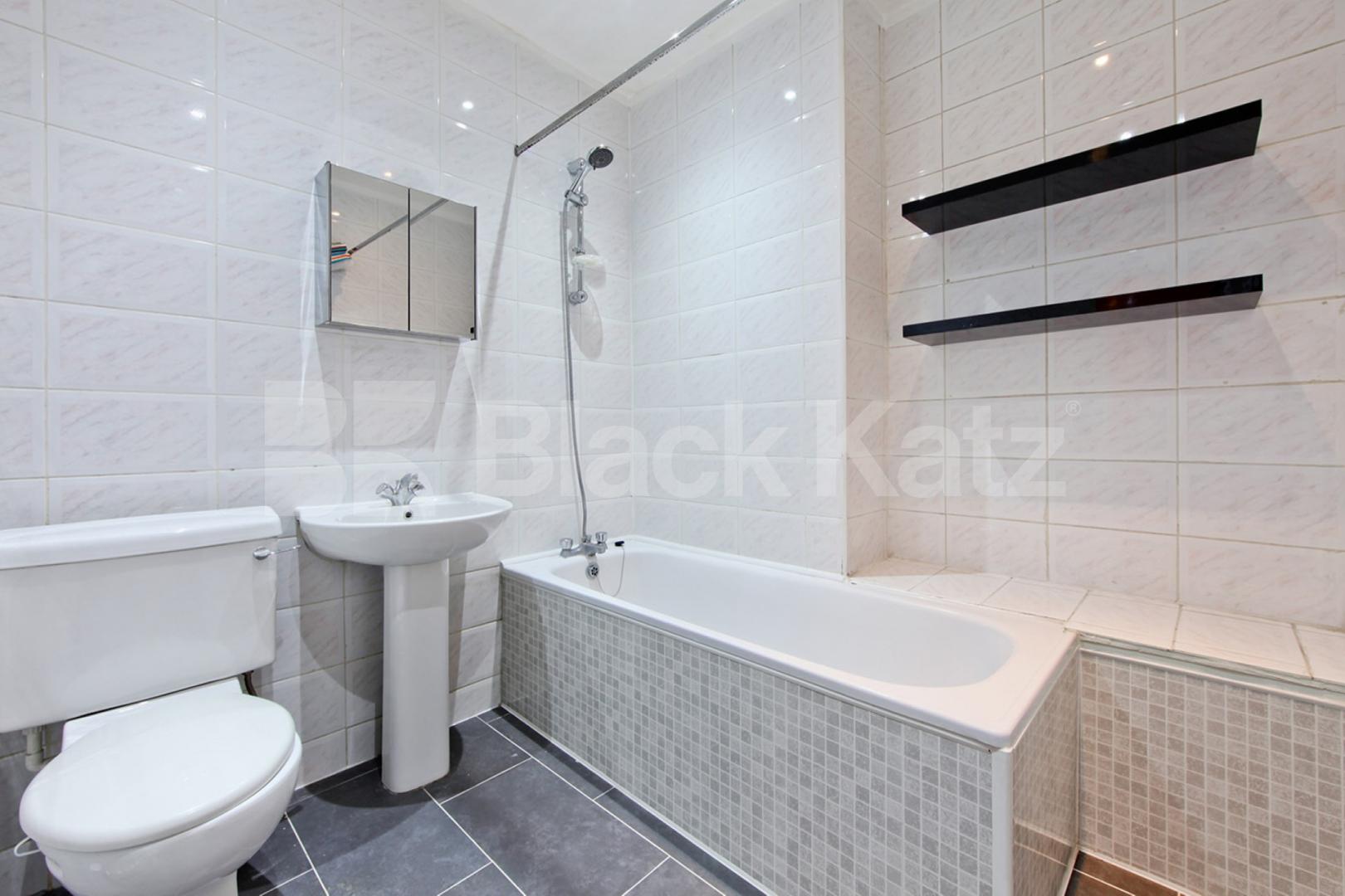 Prime location Borough High Street, Borough